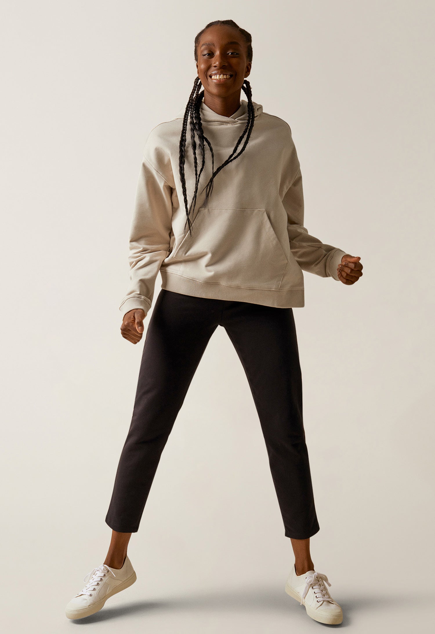 Sudadera premamá con capucha y apertura para lactancia - Beige claro