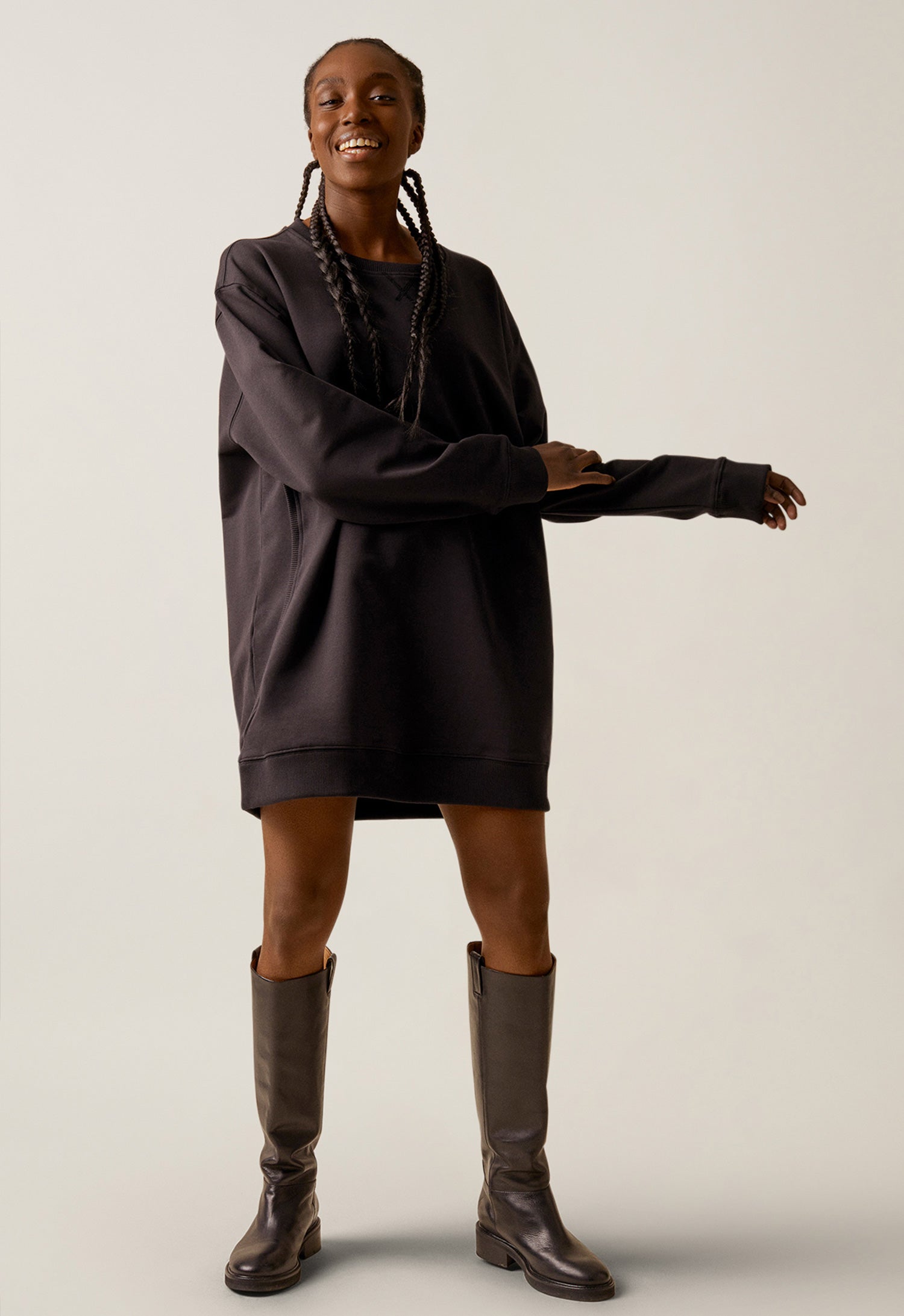 Sudadera premamá de corte holgado con acceso para lactancia - Negra