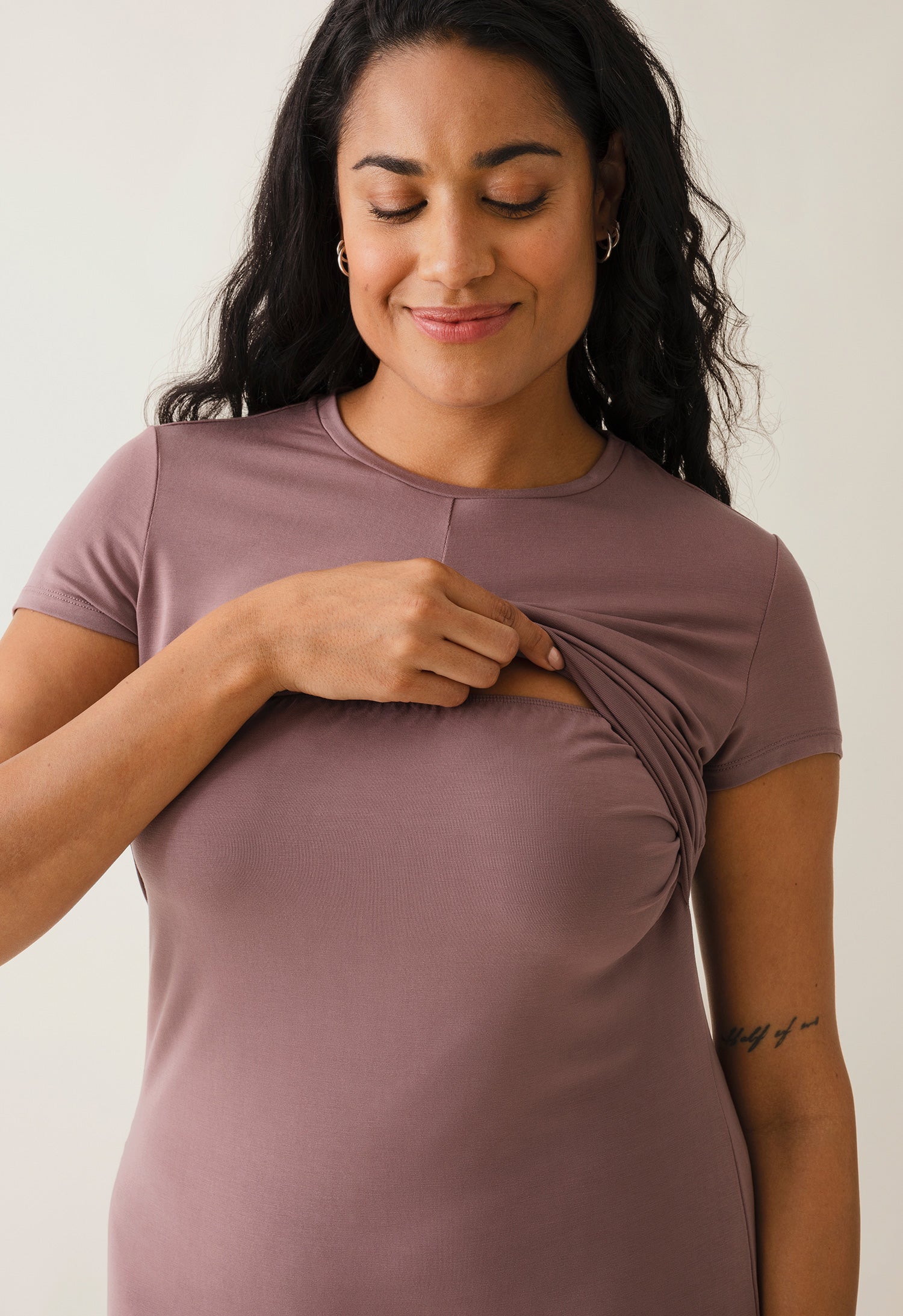 Vestido de fiesta premamá con apertura para lactancia - Malva oscuro