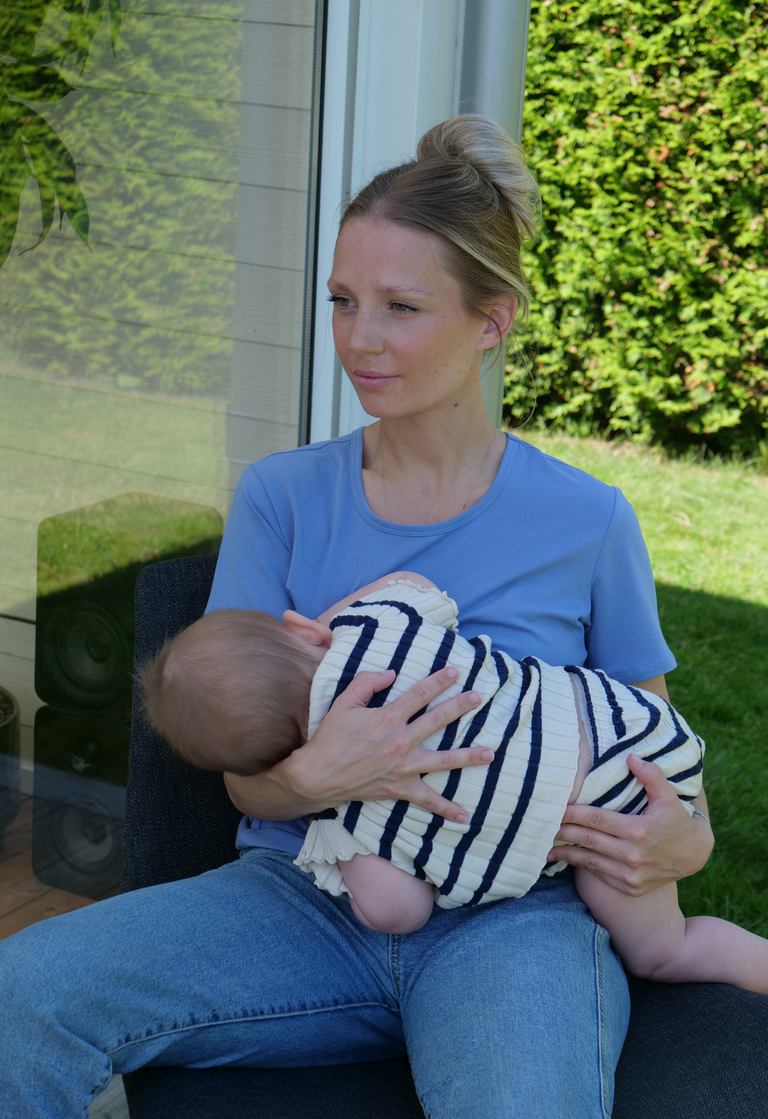 Camiseta esencial de lactancia de manga corta - Azul pálido