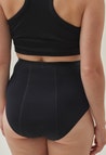 Braga menstrual de cintura alta, flujo abundante, negro