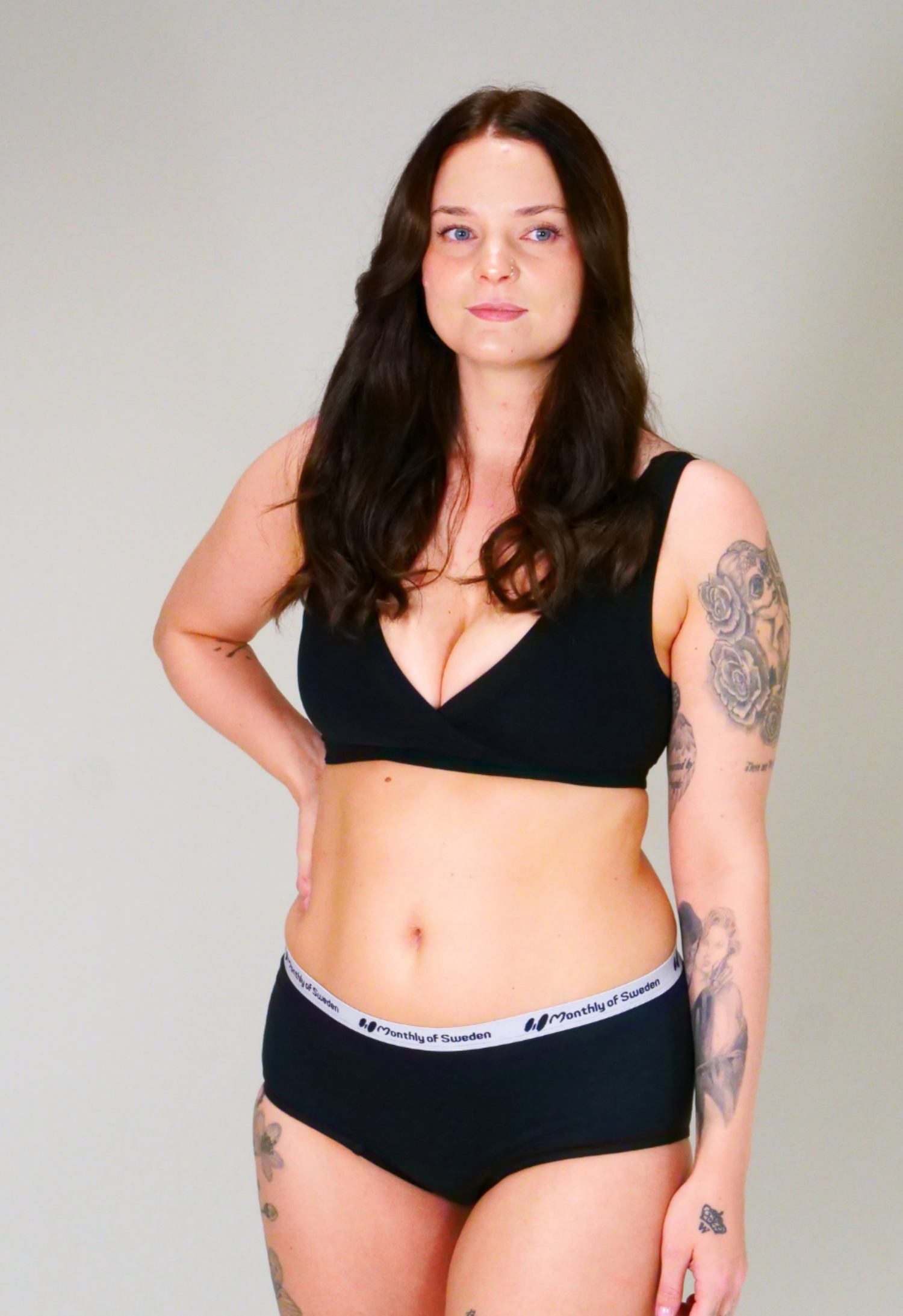 Braguita menstrual de uso mensual hipster, flujo medio, negro